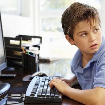 Los 5 riesgos de las redes sociales para tus hijos