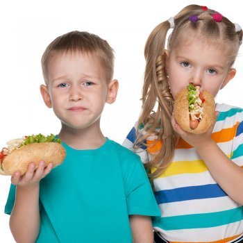 Diez alimentos a evitar en niños con problemas de digestión