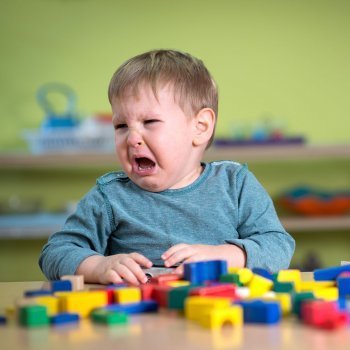 Cuándo y por qué deberíamos sacar al bebé de la guardería