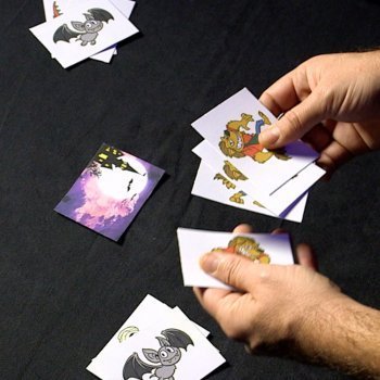 El hotel misterioso. Truco de magia con cartas para niños