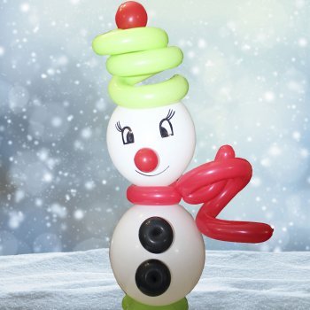 Muñeco de nieve hecho con globos