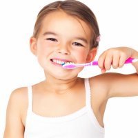 El sarro en los dientes de los niños