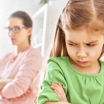 La conducta de un niño con apego evitativo o ansioso