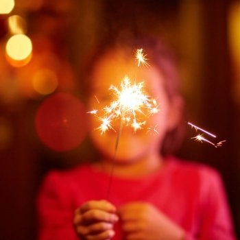 Peligros de los fuegos artificiales y la pirotecnia para los niños