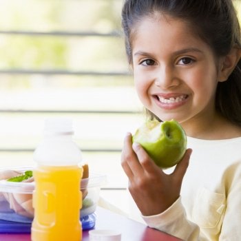 Tomar fruta tras la comida: ¿acierto o grave error?