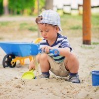 Beneficios de jugar con la arena para los niños
