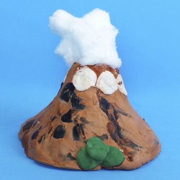 Volcán en erupción. Experimento científico para niños