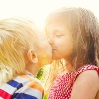 Cuándo y cómo poner límites a los juegos sexuales entre niños