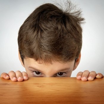 Niños que se vuelven muy tímidos a medida que crecen