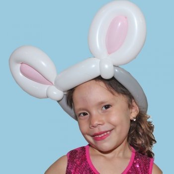 Diadema de orejas de conejo. Manualidades con globos