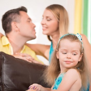 Cuando los niños sienten celos de mamá o papá - Qué hacer y cómo actuar