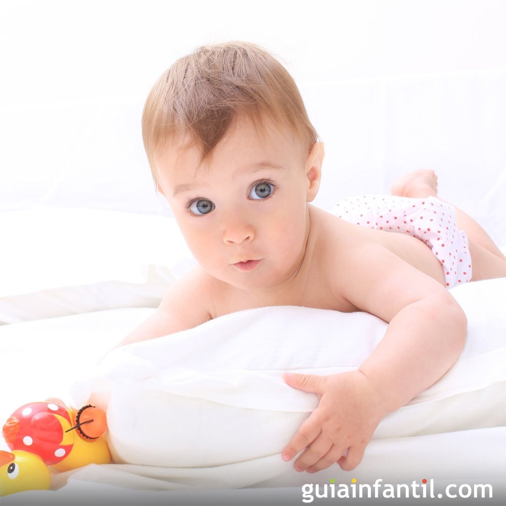 Cuándo poner una almohada al bebé?
