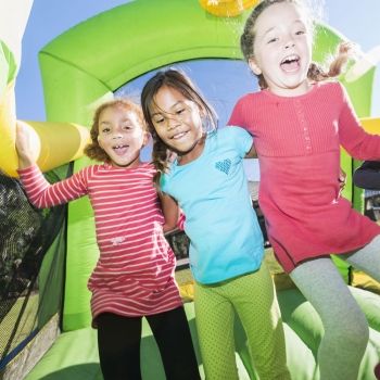 Los peligros de los castillos hinchables para los niños