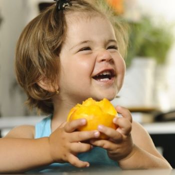 Los alimentos estrella del verano para los niños