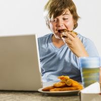 Cómo manejar el sobrepeso en la adolescencia