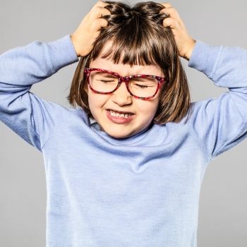 6 remedios con hierbas para combatir los piojos en niños