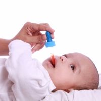 Cómo dar una medicina al bebé en seis pasos