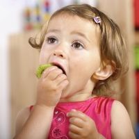 Dieta para aliviar el estreñimiento infantil