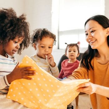 Madres de día, una alternativa a la guardería o la escuela infantil
