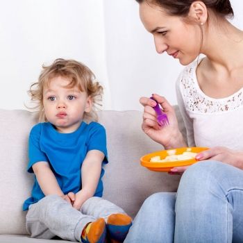 Niños que comen peor con mamá
