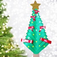 Árbol de Navidad con cartulina. Manualidad infantil con material reciclado