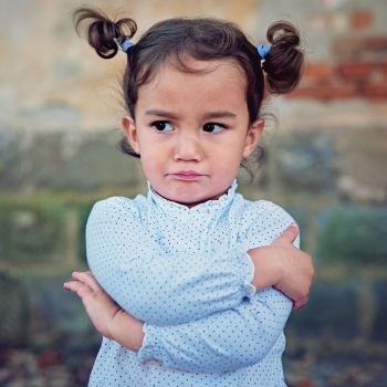 Niños susceptibles que se enfadan por todo