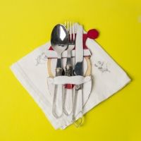 Cubre cubiertos de Papá Noel. Manualidades infantiles para Navidad