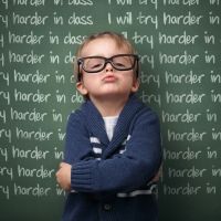 El error de castigar al niño a escribir algo 100 veces
