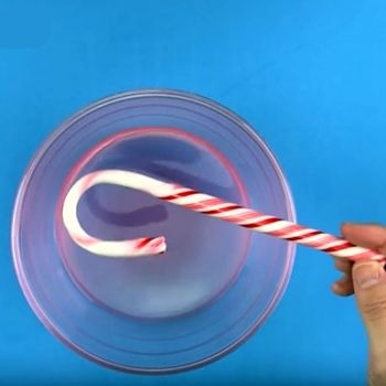 Los colores que desaparecen. Experimento para niños con un bastón de caramelo