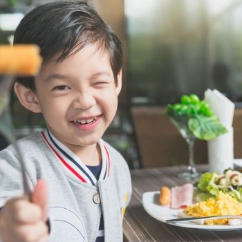 Qué debe contener una comida saludable en la infancia
