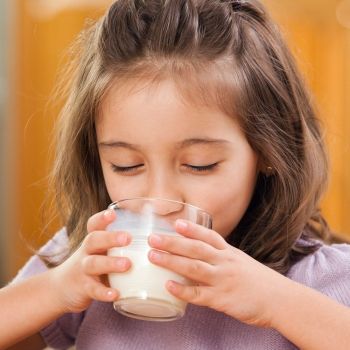 Por qué un niño no debe saltarse el desayuno nunca