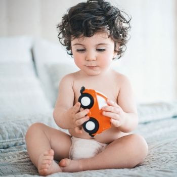 Qué es la permanencia del objeto en el bebé