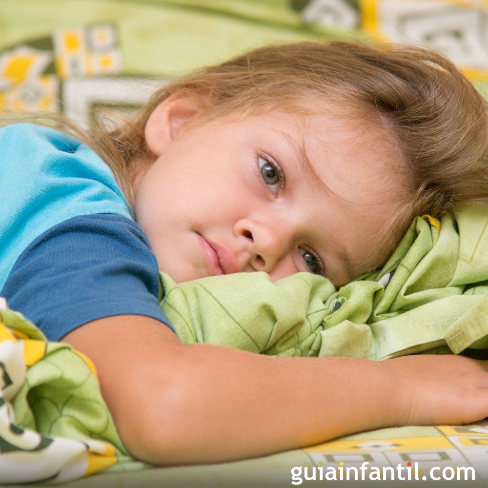 ¿Por qué algunos niños duermen con los ojos abiertos?