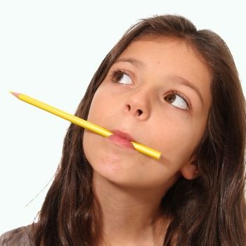 Niños que muerden todo lo que tienen a su alcance