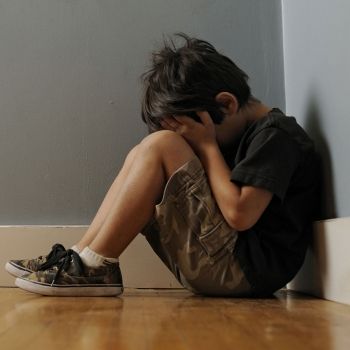 Qué lleva a un niño a abusar sexualmente de otro
