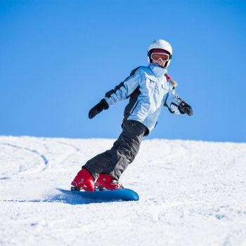 Todo lo que debes saber sobre el snowboard para niños