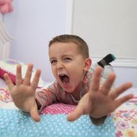Cómo lidiar con el niño cuando está agotado y monta rabietas