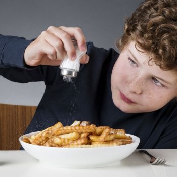 Por qué los niños no deben tomar sal yodada