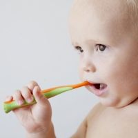 La razón de por qué algunos bebés tienen caries