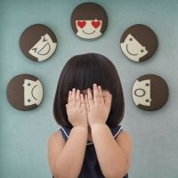 Niños con incontinencia afectiva o cuando no pueden controlar sus emociones