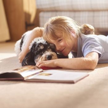 Qué beneficios tiene para los niños leer a los animales