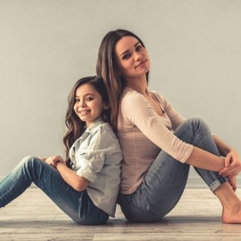 Madre Capricornio e hija Acuario