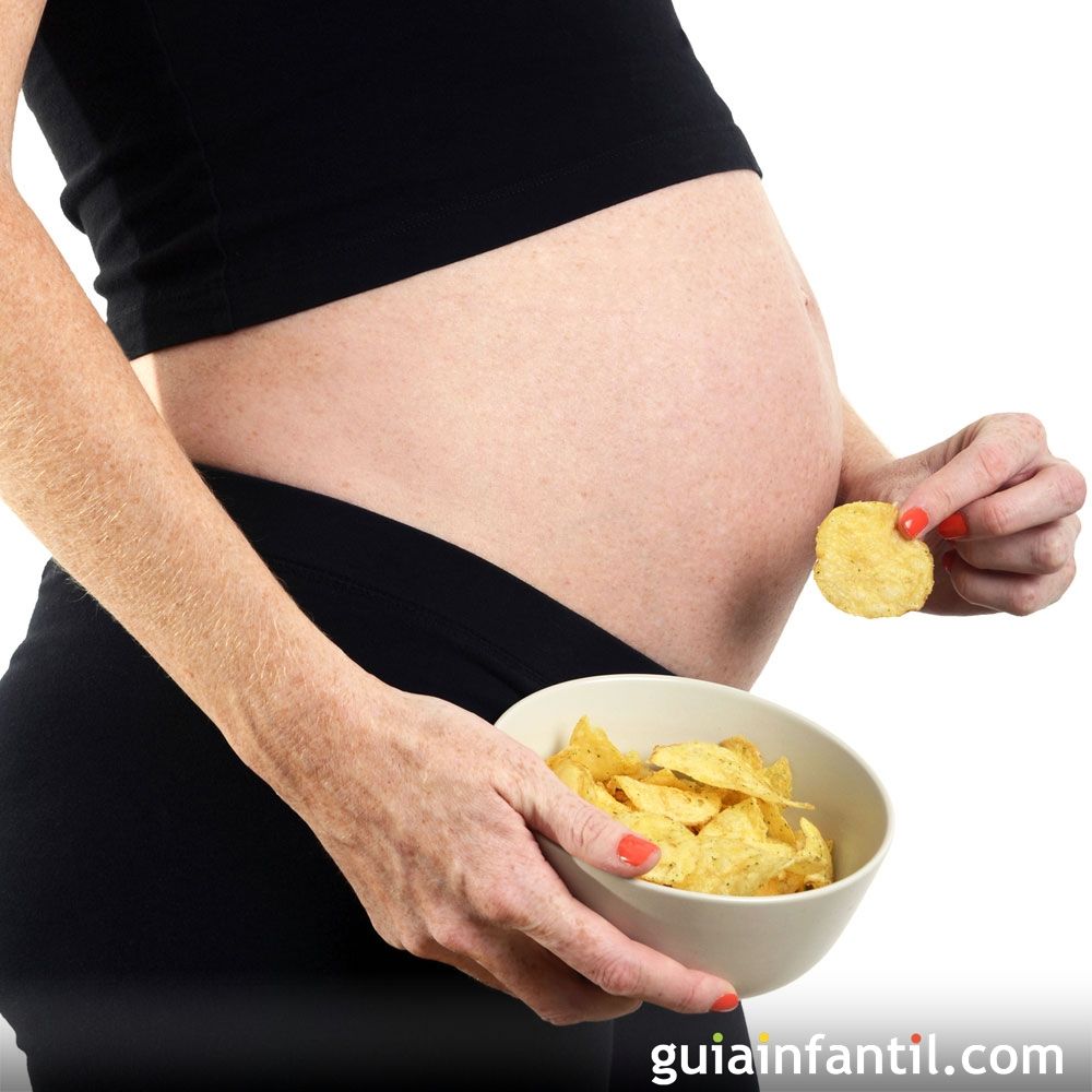 Во время беременности хочется. Чипсы при беременности. Беременные едят чипсы. Натуральный чипсы для беременных. Чипсы беременным 2 триместр.