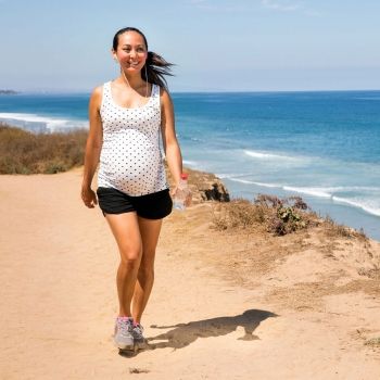 Por qué se dice que las embarazadas tienen andares de pato