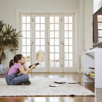 Casi un millón de niños españoles se sienten solos en su casa