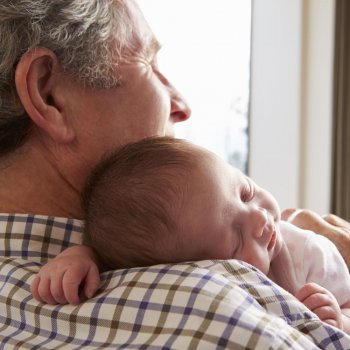 Niños cuidados por los abuelos sufren menos accidentes
