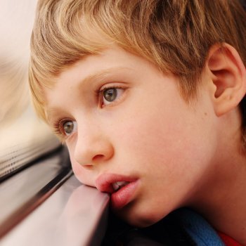 La falta de sol puede desencadenar el autismo