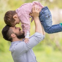 La falta de cariño retrasa el crecimiento de los niños