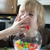 Los efectos de las chucherías en el peso de los niños