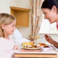 Cómo alimentar al niño que está enfermo